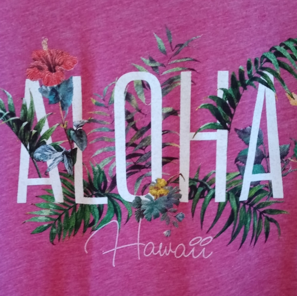 Garden Surf "Aloha Hawaii" Surf Tee from Island Girl. Surf line cut.S/S. (NWOT). - Picture 2 of 5